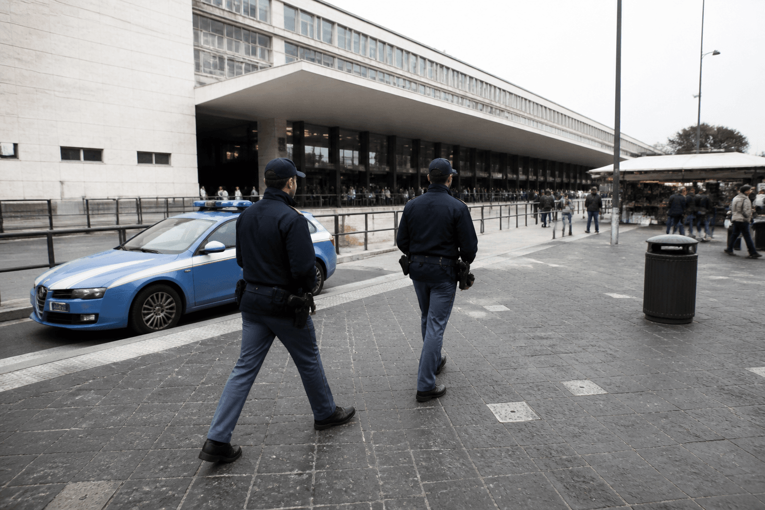 Blitz a Termini: 19 arresti, in campo anche Paracadutisti